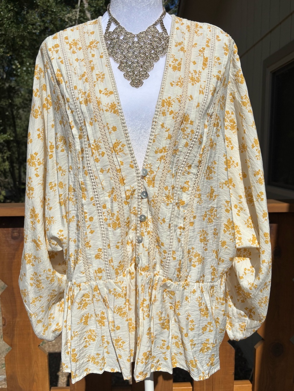 Torrid Women's Cream and Mustard Floral Button-Front Peplum top